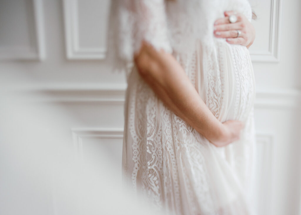 Maternity photoshoot photography in San Francisco with timeless indoor portrait. 